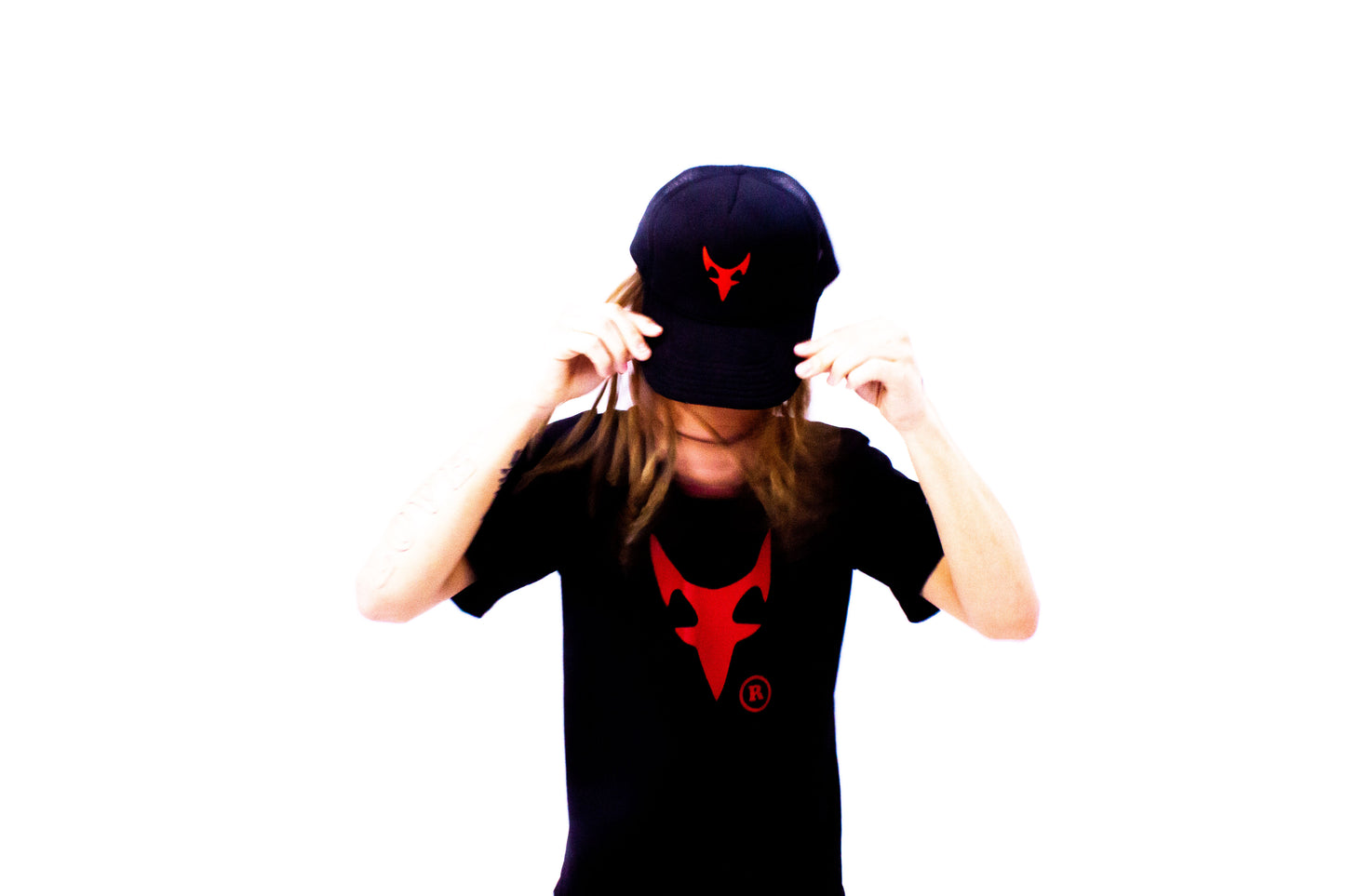 LOGO TEE